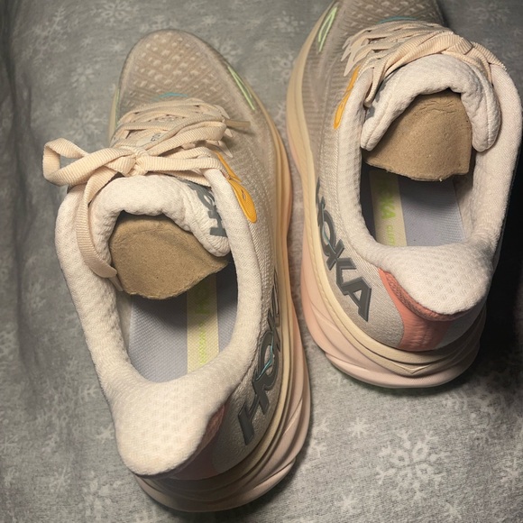 HOKA 👟🩷 Clifton 9 Vanilla Astral running shoe sneakers NWT NIB - Picture 5 of 13